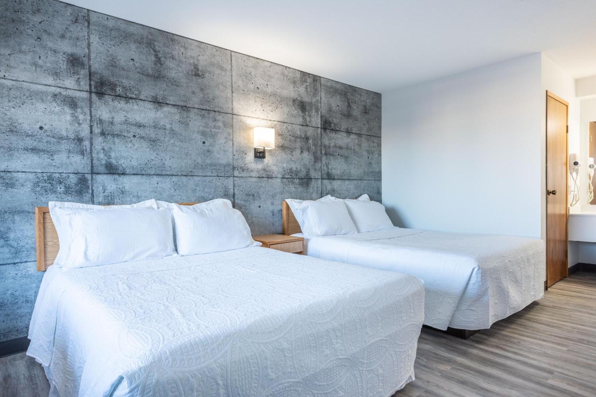 Blue Horse Motel Beiseker Екстериор снимка